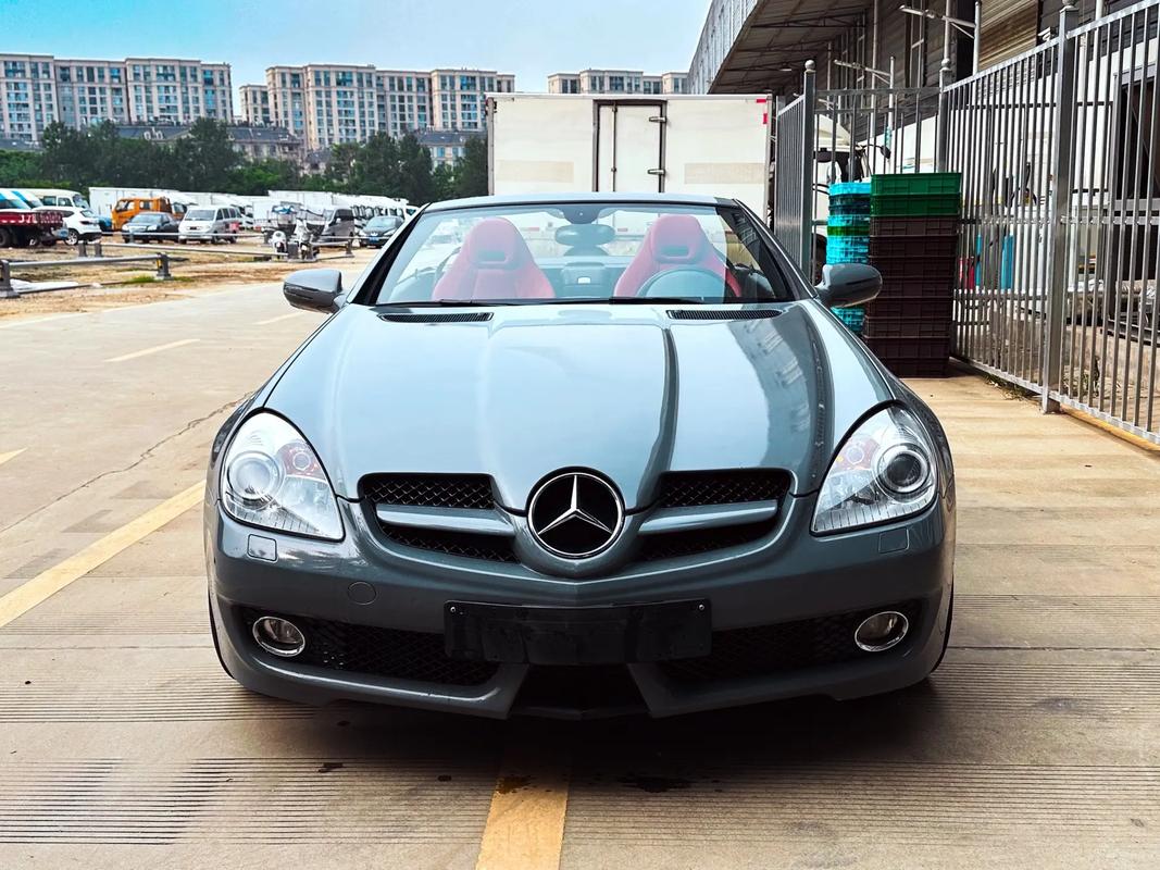 【奔驰slk300敞篷二手报价,slk300奔驰价格二手】