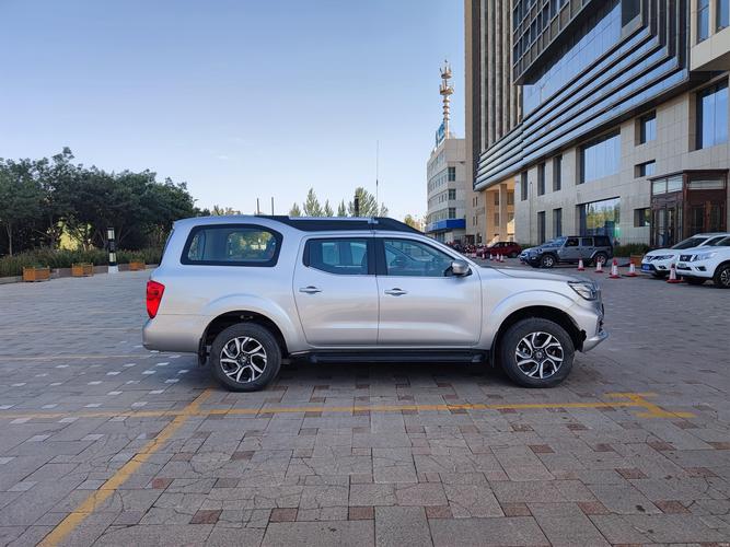 东风锐骐6乘用版／东风锐骐六乘用版